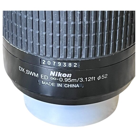 Nikon AF-S DX NIKKOR 55-200mm f/4-5.6G ED VR Lens - Picture 5 of 12